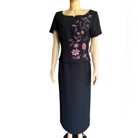 JCPenney Black two piece co-ord dress with pink embroidered floral pattern. - Picture 1 of 16